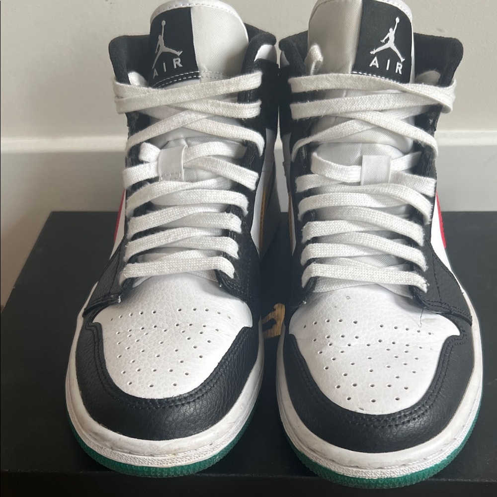 Jordan Boy’s Sneakers - Black, White, Red, Green